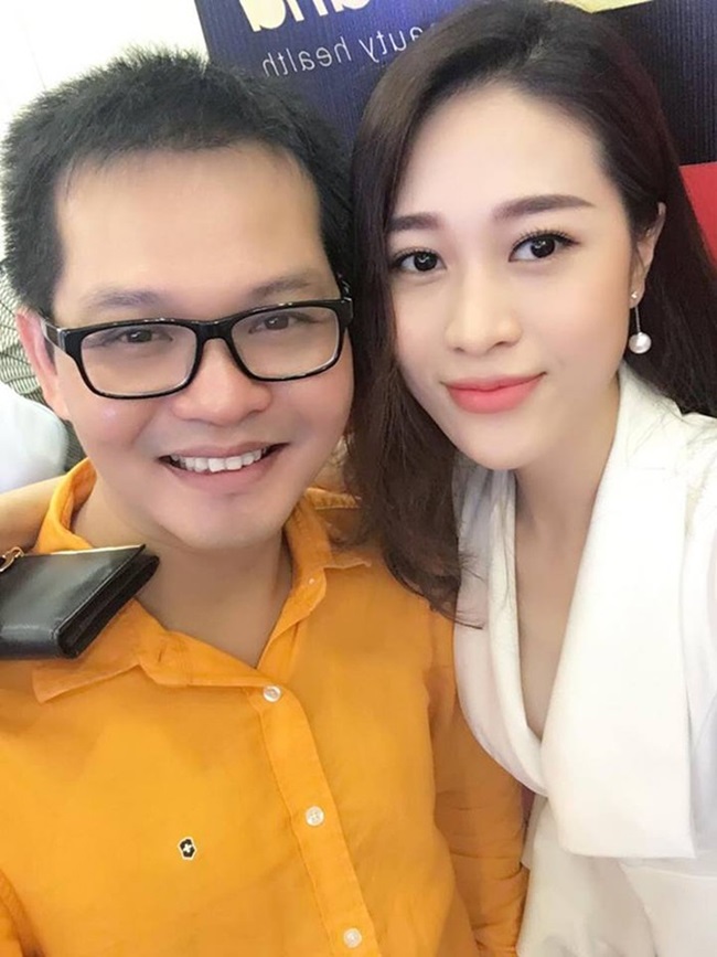 Người đẹp Cẩm Nhung là một gương mặt không mới trong làng showbiz Việt bởi cô từng góp mặt trong nhiều đĩa hài Tết hay các sự kiện trình diễn thời trang. Sau khi tham gia Hãy chọn giá đúng, Cẩm Nhung chuyển sang đóng phim hài.
