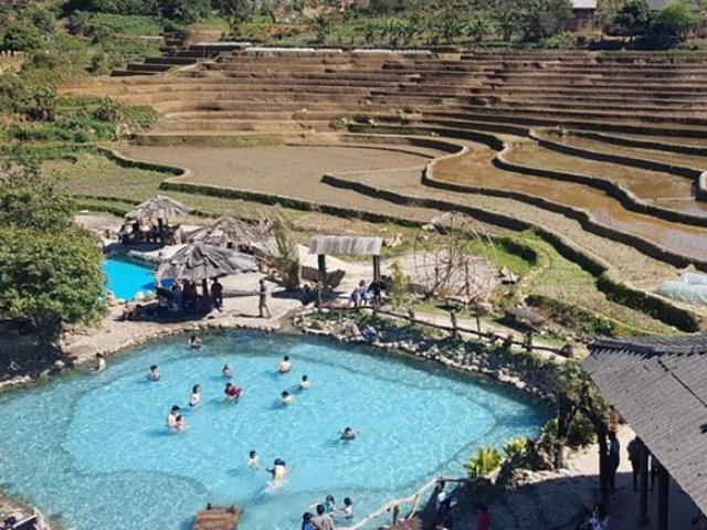 Du lịch - Ngày Tết, người người rủ nhau đi tắm khoáng "tiên trì" lấy may