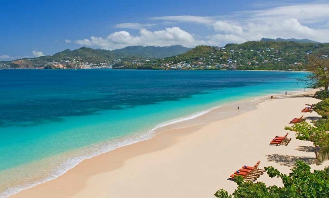 Đảo Grenada, nằm tại điểm cuối phía nam của vùng Caribbean, đông bắc của Venezuela, cũng là một “thỏi nam châm” hút giới thượng lưu, mặc dù hòn đảo có ít dịch vụ cao cấp.