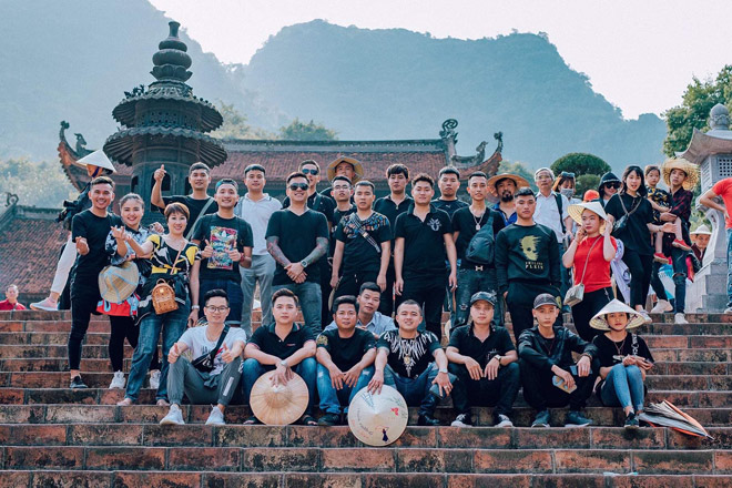 Tuấn Hưng đi khai hội chùa Hương, ai cũng hỏi về một người - 7