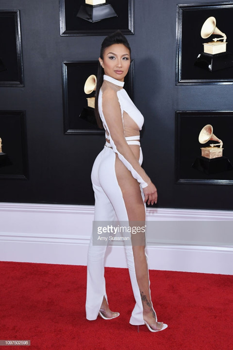 Nữ MC gốc Việt gây sốc trên thảm đỏ Lễ trao giải Grammy 2019 - 1