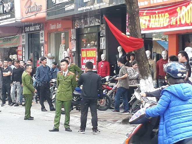 Nam thanh niên bị chém gục trong ngày Tết - 1