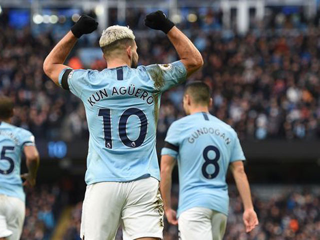 Bóng đá - Aguero lập 3 kỷ lục: Xứng danh huyền thoại, trọng tài "tặng quà" độc