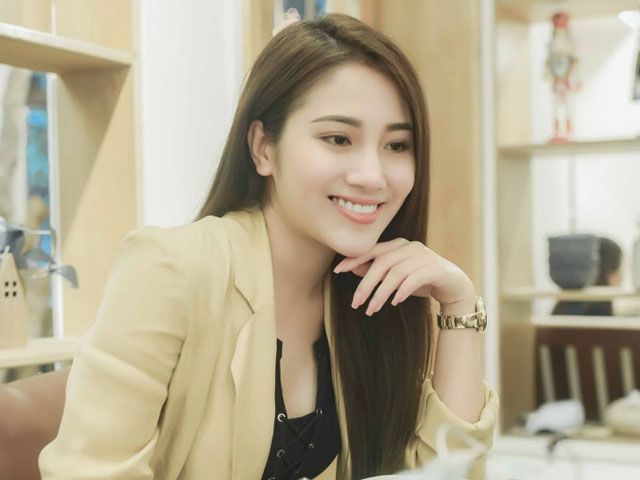 Ca nhạc - MTV - "Ngọc nữ Bolero" bị nhiều fan nhắn tin "gạ gẫm" và phản ứng bất ngờ