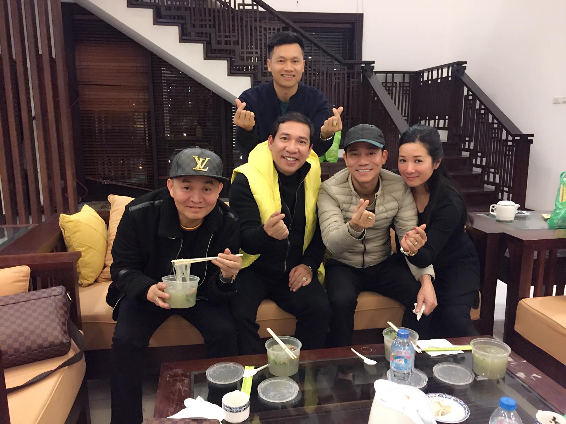 Danh hài Xuân Hinh đăng ảnh nhà phố cổ Hàng Bông, fan phát hiện điều bất ngờ - 12