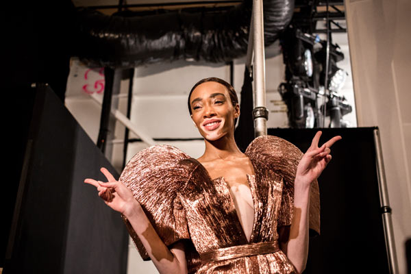 Hậu trường tràn ngập thiên thần nội y của show Công Trí tại NYFW - 8