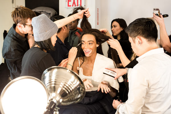 Hậu trường tràn ngập thiên thần nội y của show Công Trí tại NYFW - 5