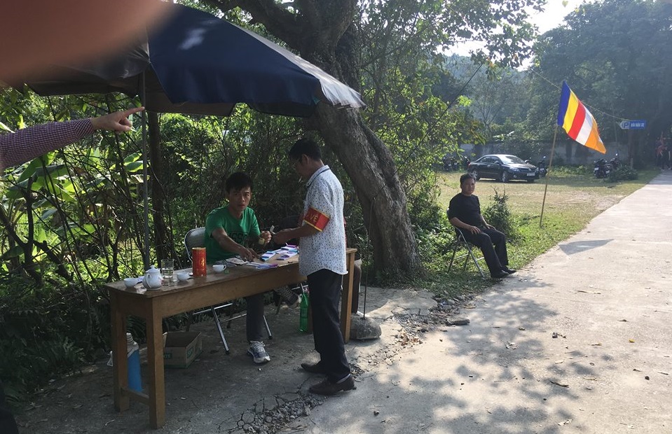 Thực hư chuyện &#34;BOT&#34; mọc ngay trước cổng chùa Bà Đanh làm người đi lễ bức xúc - 1