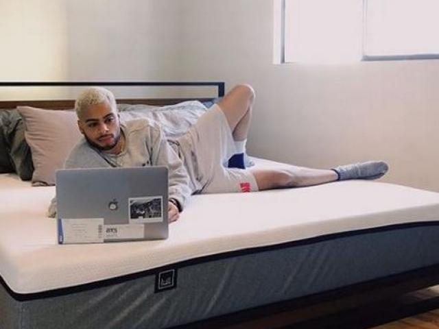 Thế giới - Thanh niên Mỹ kiếm 150 triệu đồng mỗi tháng nhờ “ăn xin” trên mạng xã hội.