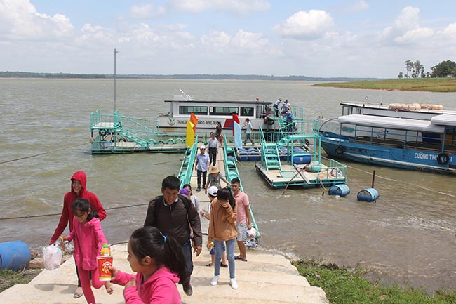 Du xuân đầu năm nhớ ghé thăm Đảo Ó - Đồng Trường giữa hồ Trị An - 1