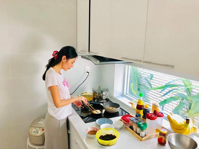 Lý do Công Vinh nói đùa &#34;muốn lấy thêm vợ bé&#34; khiến nhiều người bật cười - 2