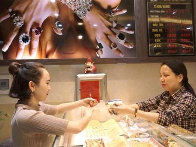 Thị trường - Tiêu dùng - Rộ mốt "chơi" hạt trang trí vàng độc, lạ ngày Thần Tài