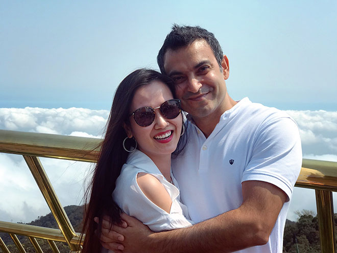 Võ Hạ Trâm tặng quà đặc biệt cho chồng Ấn Độ sau trăng mật ở Đà Nẵng - 7