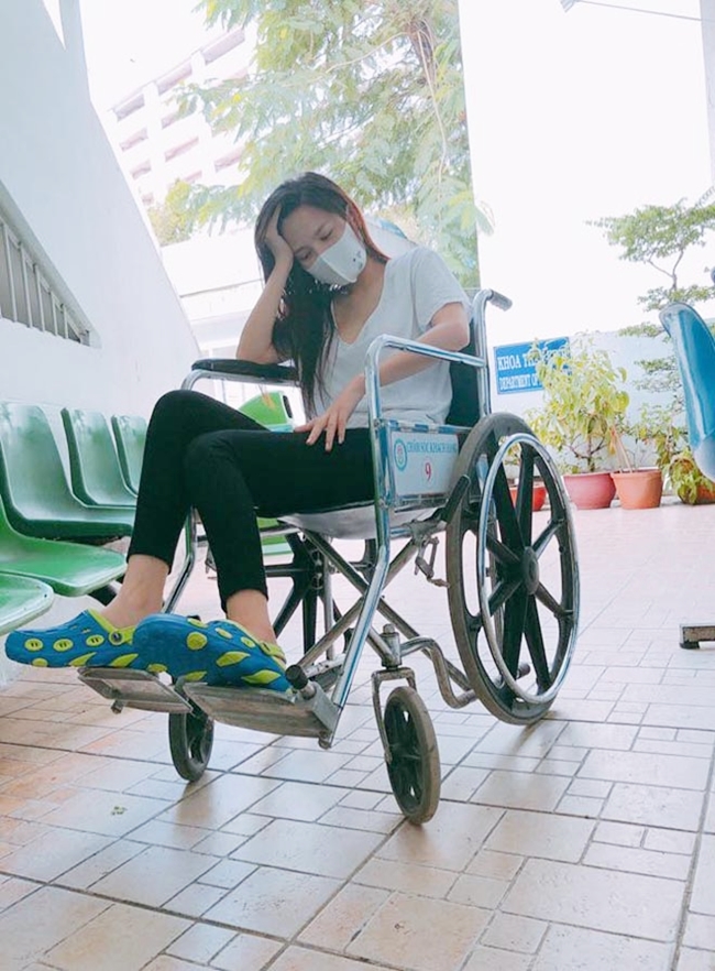Sau &#34;Lời nguyền gia tộc&#34;, người đẹp Hải Phòng gần như mất tích khỏi làng giải trí khiến nhiều người tò mò. Gần đây, Trang Phi mới lên tiếng về sự biến mất của mình. Vì gặp tai nạn, nữ diễn viên nằm liệt giường nửa năm.