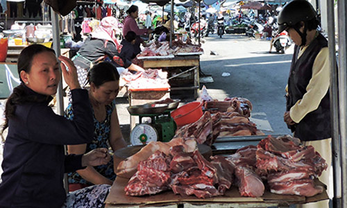 Ra Tết rau, quả, gà ta, tôm, cá đầy chợ, giá không tăng - 8