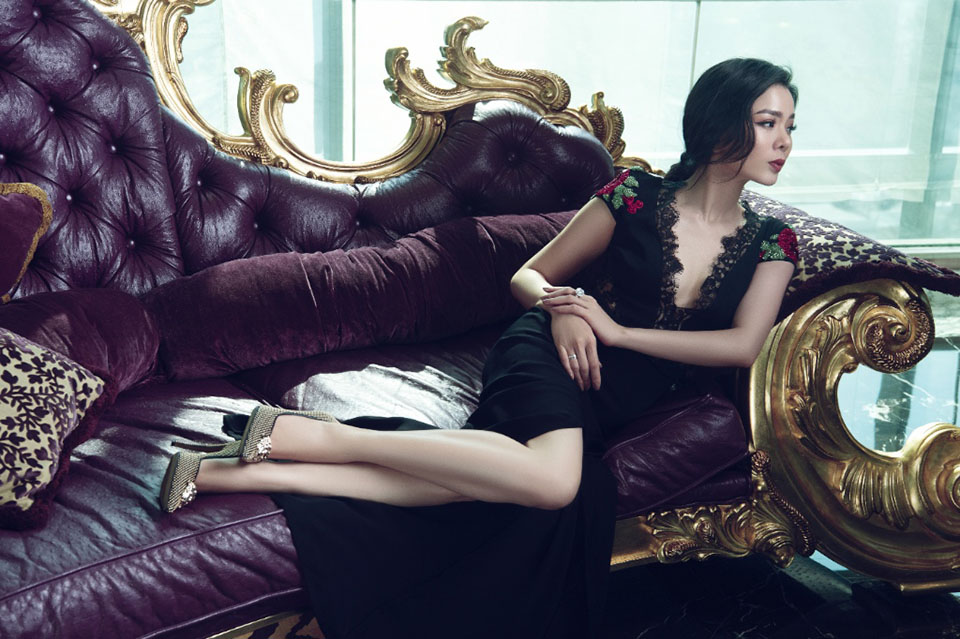 Đón Valentine, Lệ Quyên cùng siêu mẫu nam vào khách sạn 6 sao chụp ảnh - 9