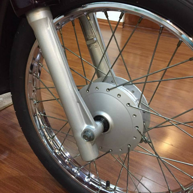 Các bộ phận trên xe còn nguyên bản.