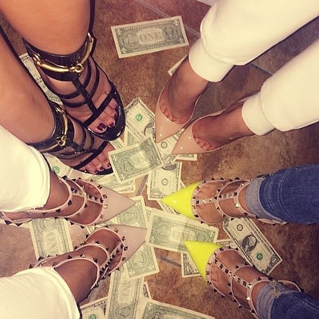 Choáng váng trước sự giàu có và tiêu tiền như nước của gái trẻ Dubai - 15