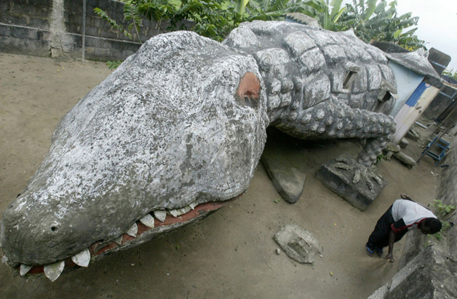 3, Nhà hình cá sấu siêu độc đáo ở Abidjan, Bờ Biển Ngà.