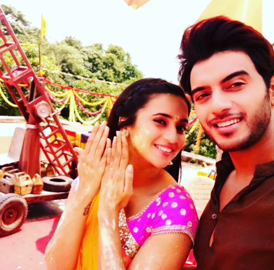 Sao nữ phim Ấn Độ "Đừng rời xa em" xinh như hoa hậu là ai? - 6