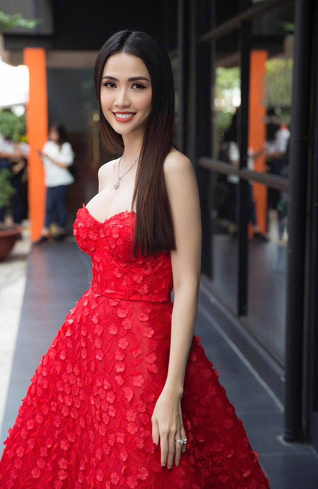 Người yêu Phan Thị Mơ là doanh nhân. Anh là người thường xuyên tặng những món quà đặc biệt cho cô. Do không thích ồn ào nhưng tôn trọng người hâm mộ, Phan Thị Mơ cho biết cô chỉ có thể chia sẻ đã có người yêu nhưng không tiện đề cập tên hay hình ảnh của anh.