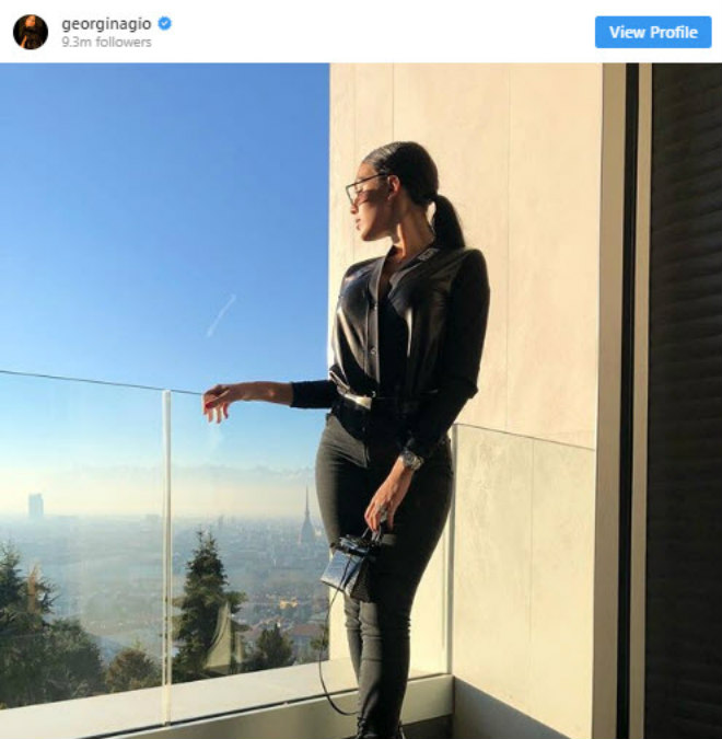 Ronaldo bỏ rơi bạn gái ngày Valentine: Nghi vấn giận hờn chuyện cưới xin - 2