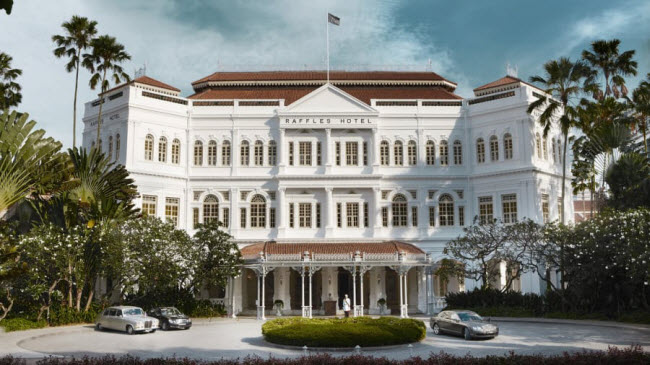 Raffles Hotel, Singapore: Khách sạn này dự kiến sẽ mở cửa trở lại vào năm 2019, sau quá trình đại tu. Đây là một trong những khách sạn được ưa thích nhất tại châu Á.