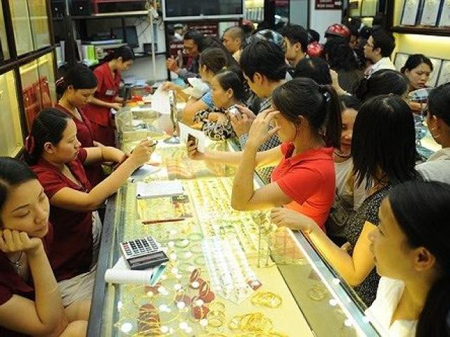 Kinh doanh - Giá vàng bất ngờ tăng mạnh trở lại