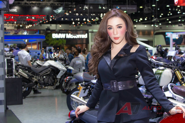 Môi son má hồng cuốn hút phái mạnh.