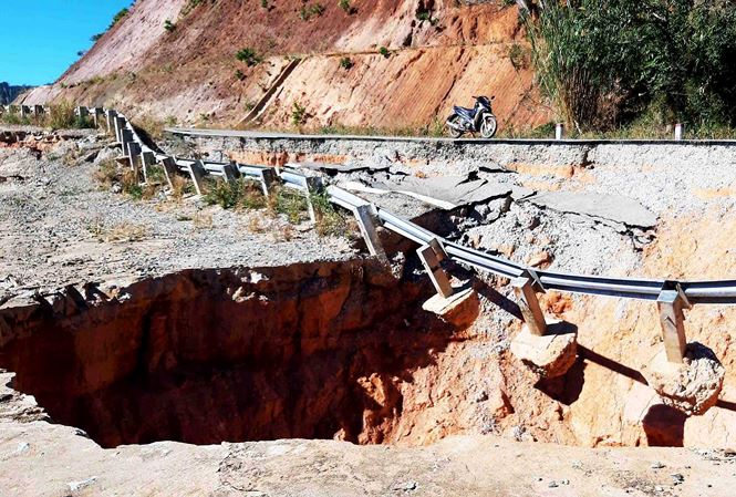 Lạnh người với hố &#34;tử thần&#34; trên đường tránh 543 tỉ ở Kon Tum - 1