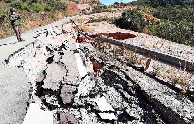 Lạnh người với hố "tử thần" trên đường tránh 543 tỉ ở Kon Tum - 5