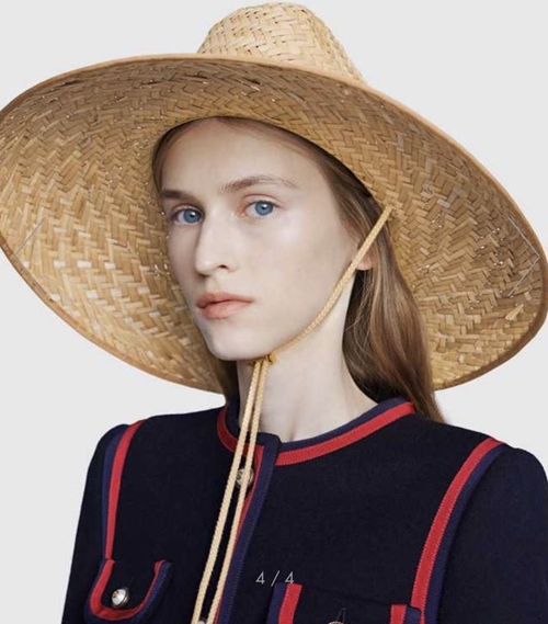 Mũ rơm nông dân đội ra đồng thành cảm hứng của Gucci - 1