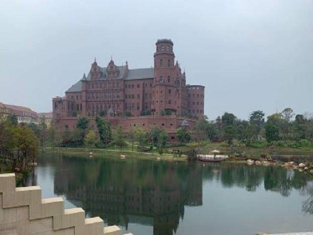 Kinh doanh - Trụ sở làm việc đẹp như châu Âu của công ty từng vượt mặt Apple