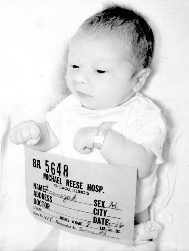 Mỹ: Phát hiện không phải là con đẻ sau 40 năm và điều gây sốc với bố mẹ nuôi - 2