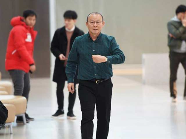 Bóng đá - HLV Park Hang Seo trở lại Việt Nam: Bỏ qua U22, SAO nào được "xem giò"?