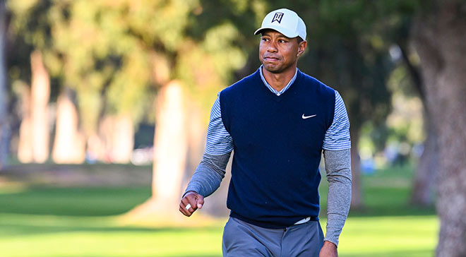 Golf 24/7: Khoảnh khắc thiên tài của Tiger Woods, fan phát cuồng - 1