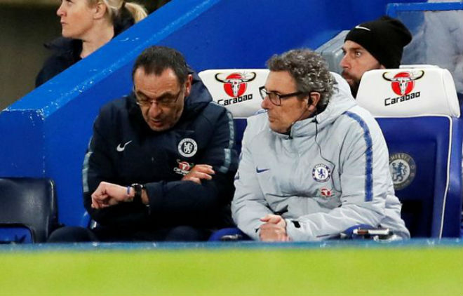 Chelsea thua MU, Sarri bị fan chửi rủa: Ghế nóng chờ Zidane hay Mourinho - 2