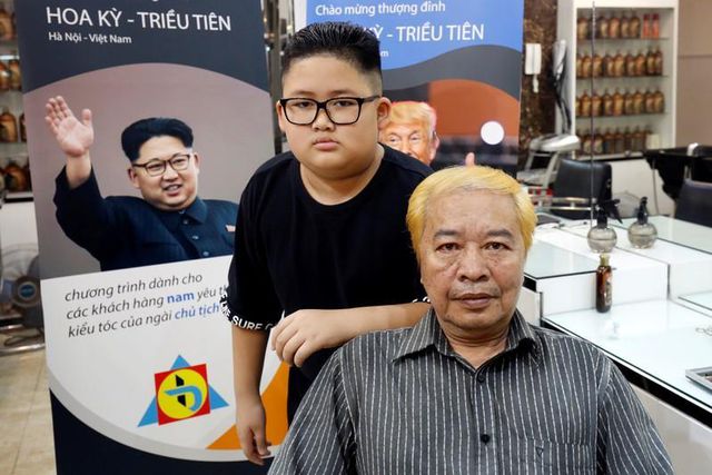 Người Hà Nội hào hứng cắt tóc kiểu ông Trump và ông Kim Jong-un - 1