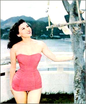 Vẻ đẹp nóng bỏng của "biểu tượng gợi cảm" Hong Kong một thời - 12