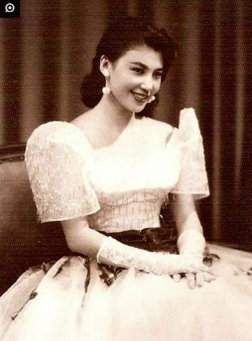 Vẻ đẹp nóng bỏng của "biểu tượng gợi cảm" Hong Kong một thời - 5