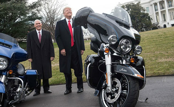 Tổng thống Donald Trump “đe nẹt” huyền thoại Harley-Davidson - 1