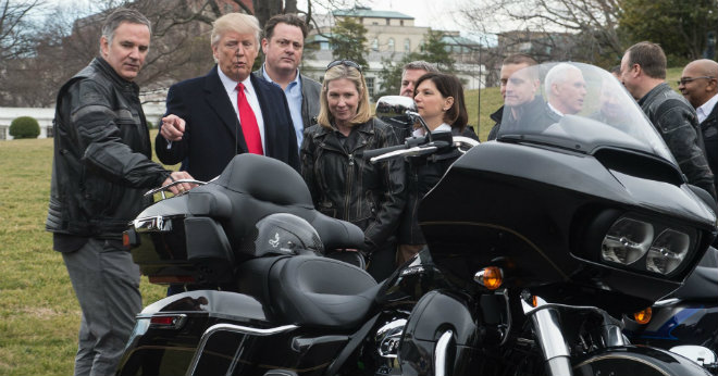 Tổng thống Donald Trump “đe nẹt” huyền thoại Harley-Davidson - 2