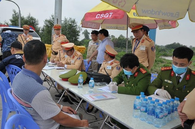 Tài xế xe đầu kéo dương tính ma túy vì... uống “rượu 138“ - 4