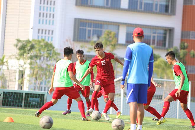 U22 Việt Nam đấu Thái Lan: HLV Quốc Tuấn muốn “đè” người Thái đứng đầu bảng - 9