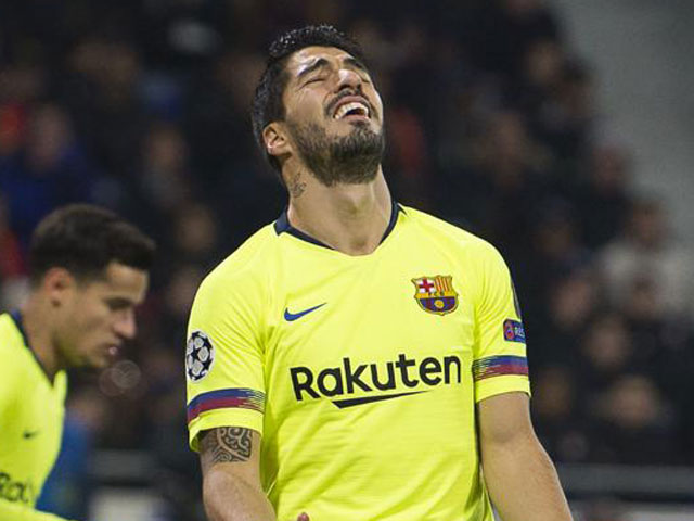Bóng đá - Suarez "chân gỗ" Messi không gánh nổi: Barca vẫn có "bùa may mắn"