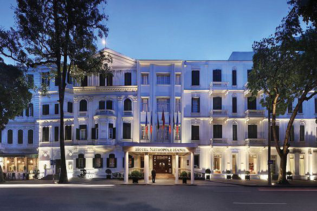 1, Khách sạn Sofitel Legend Metropole Hà Nội. Khách sạn Sofitel Metropole Hà Nội được biết đến là một khách sạn 5 sao nổi bật với lối kiến trúc cổ kính của thời Pháp thuộc được xây dựng từ năm 1901 tại vị trí trung tâm trên con phố Ngô Quyền (Hà Nội).
