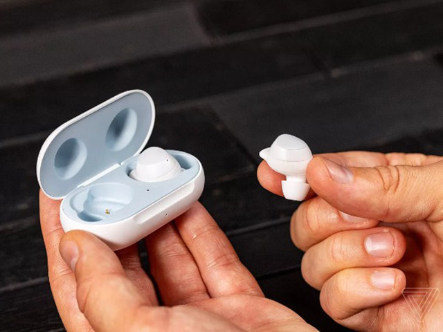 Samsung trình làng Galaxy Buds rẻ hơn AirPods, hỗ trợ sạc không dây