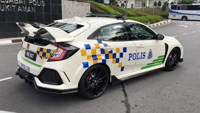 Cảnh sát Malaysia dùng Honda Civic Type R làm xe tuần tra - 2