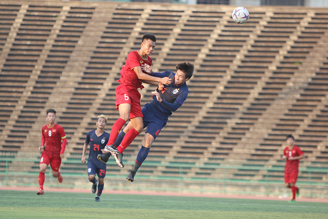 Bất lực màn “đấu võ” của cầu thủ Thái Lan, U22 Việt Nam vẫn được “quà” - 12