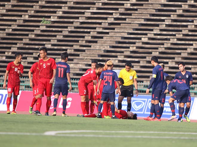 Bất lực màn “đấu võ” của cầu thủ Thái Lan, U22 Việt Nam vẫn được “quà” - 4